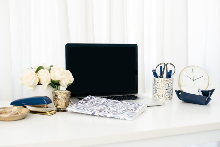 14 Tips to organize your work desk